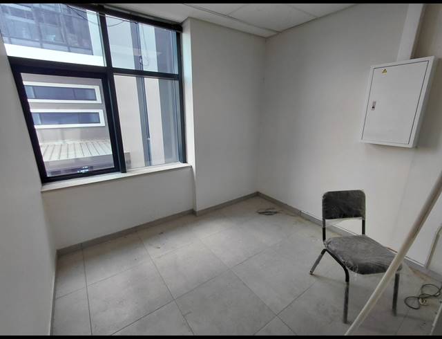 174M² OFFICE TO LET IN FOURWAYS